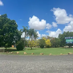 Jumbuck Motor - Pool - Pet Friendly Section - King Beds Motel