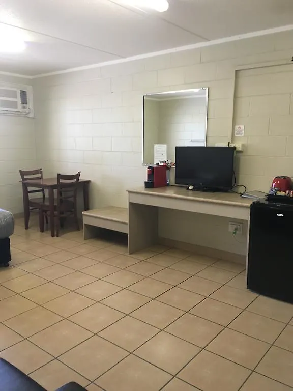 Black Nugget Hotel Motel Moranbah 3*,  Australia