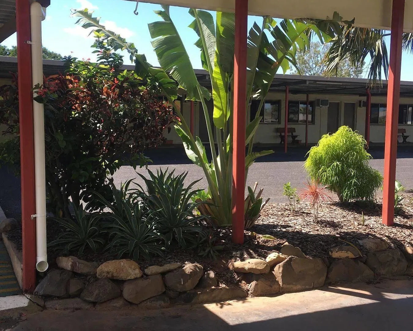 ***  Black Nugget Hotel Motel Moranbah Australia